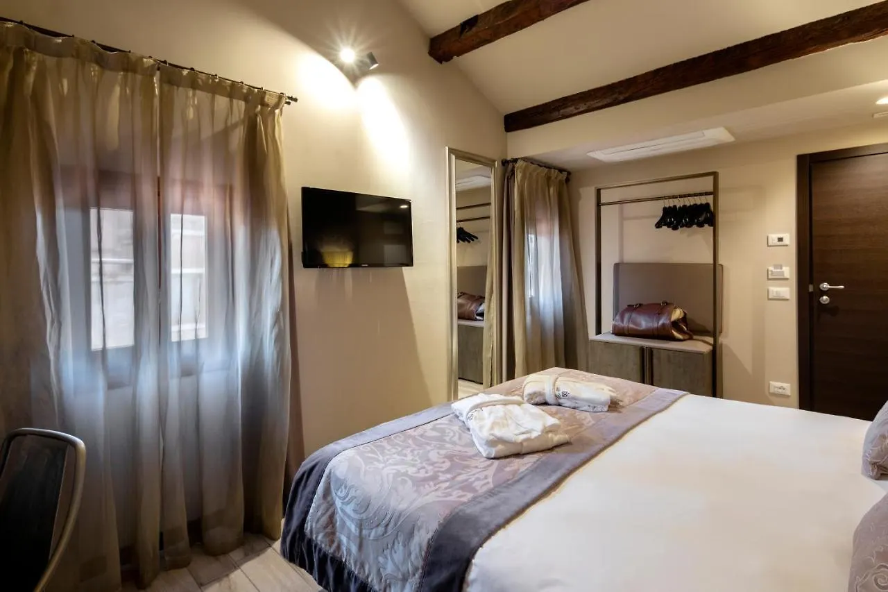 Alle Guglie Boutique Hotel Венеция 3*,